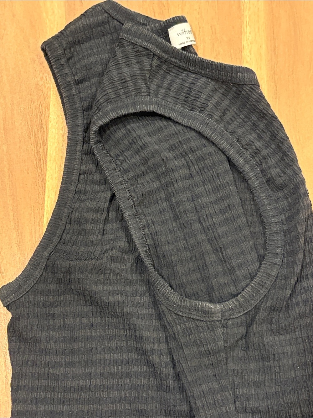 Aritzia Black Ribbed Crop Tank - Picture 4 of 5